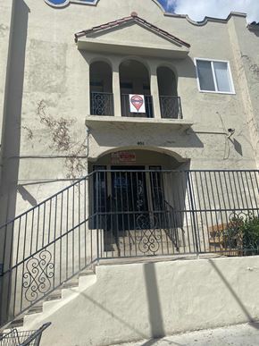 Los Angeles apartment for rent - A building with a sign that says "401" on it.