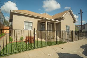Los Angeles apartment for rent - Front Entrance