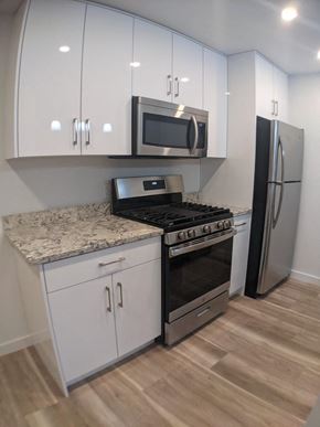 Oakland apartment for rent - kitchen