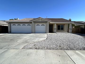 Victorville house for rent - 13150 Dos Palmas Rd.