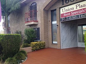 Paramount apartment for rent - Entrance