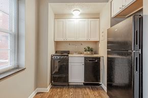 Louisville apartment for rent - Kitchen at Lofts on Ormsby, Kentucky, 40203
