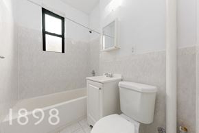 Sunnyside apartment for rent - Bathroom