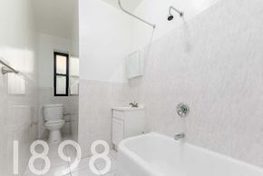 Woodside apartment for rent - Bathroom
