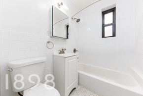 Sunnyside apartment for rent - Bathroom