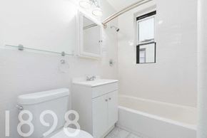 Sunnyside apartment for rent - Bathroom