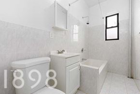 Sunnyside apartment for rent - Bathroom