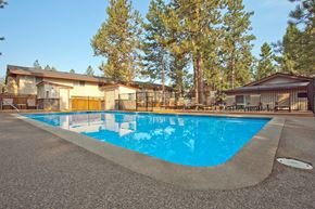 Bend apartment for rent - pool