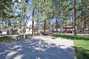 Bend apartment for rent - park setting