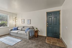 Eugene apartment for rent - Carpeted Living Room