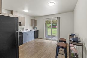 Eugene townhouse for rent - Dining Area
