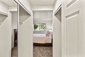 Eugene townhouse for rent - Large closets