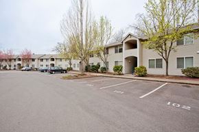 Eugene apartment for rent - trees