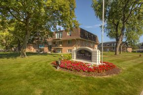 Saginaw townhouse for rent - Clairemont Village Sign 2