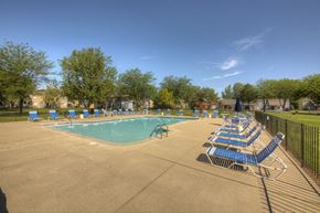 Saginaw townhouse for rent - Pool