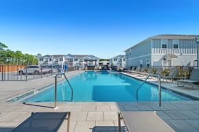 Gulf Breeze apartment for rent - the enclave at homecoming terra vista swimming pool