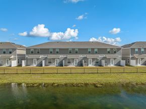 Lynn Haven townhouse for rent - an apartment building overlooking a body of water