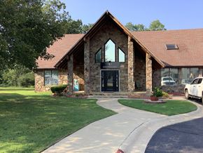 Branson townhouse for rent - a view of the front of the office building