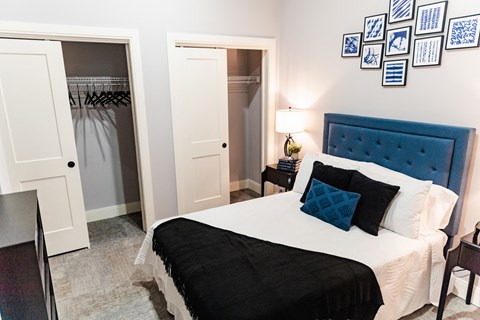 Floor plan for 2 beds, 1 bath, 1297 sqft