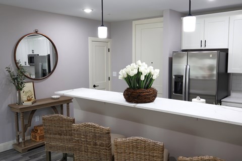 Floor plan for 2 beds, 1 bath, 930 sqft