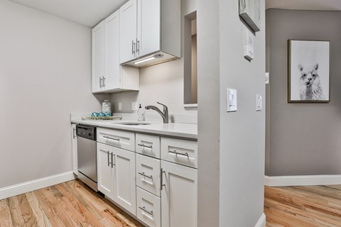 Floor plan for 2 beds, 1 bath, 825 sqft