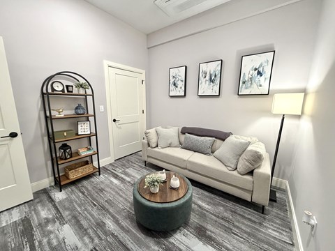 Floor plan for 2 beds, 1 bath, 912 sqft