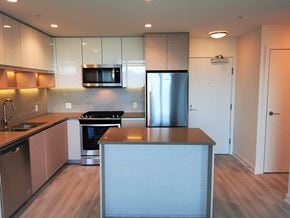 Burnaby condo for rent - 611-8850 University Crescent