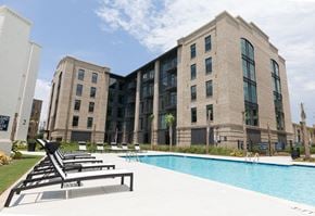 Charleston apartment for rent - Resort Style Pool