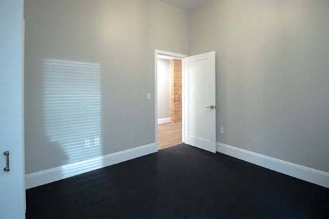 Floor plan for 2 beds, 1.5 baths, 963 sqft