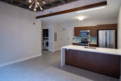 Floor plan for 2 beds, 1 bath, 870 sqft