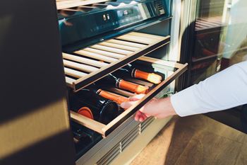 Wine fridge*