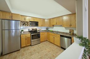 Dartmouth apartment for rent - Baker Arms & Wexford Apartments spacious kitchen with stainless steel appliances in Dartmouth, NS