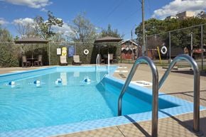 Windsor apartment for rent - Brighton Court in Windsor, ON outdoor pool