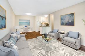 St. Thomas apartment for rent - Chestnut Court in St. Thomas, ON living room with
