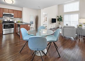 Edmonton apartment for rent - Elizabeth Gardens in Edmonton, AB open concept dining, living room and kitchen