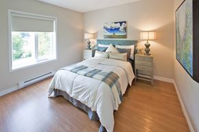 Gatineau apartment for rent - Heritage Lofts apartments bedroom with large windows in Gatineau, QC