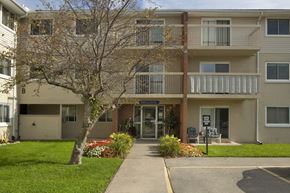 Fort Erie apartment for rent - High Street Apartments building entrance in Fort Erie, ON