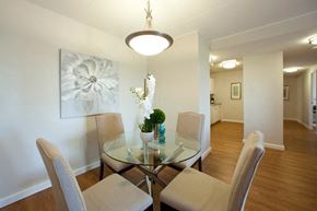 St. Catharines apartment for rent - Linden Court cozy dining area with hard surface flooring in St. Catharines, ON