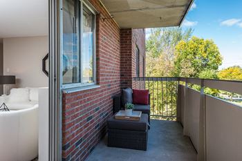 Private balcony/patio