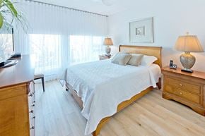 Sherbrooke apartment for rent - Lumineau in Sherbrooke, QC bedroom with hard surface flooring throughout