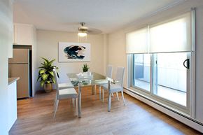 Owen Sound apartment for rent - Marlan Towers in Owen Sound, ON spacious dining area with balcony access