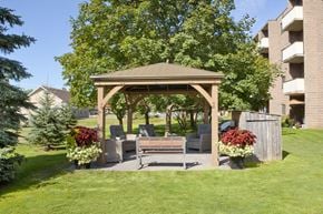 Collingwood apartment for rent - Mountain View gazebo in Collingwood, ON