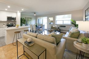 Oakville apartment for rent - Rockliffe Park Suites open concept living area featuring breakfast bar in  Oakville, ON
