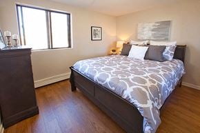 Collingwood apartment for rent - Shannon Towers in Collingwood, ON large bedroom with hard surface flooring