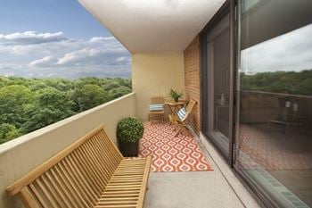 Private balcony/patio