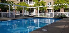 Kelowna apartment for rent - The Conservatory outdoor pool in Kelowna, BC