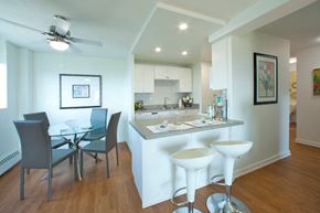 Ottawa apartment for rent - Concorde Apartments in Ottawa, ON kitchen with breakfast bar island and designer cabinetry