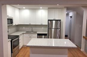 Mississauga apartment for rent - Waterford Townhouses in Mississauga, ON kitchen with island and stainless steel appliances