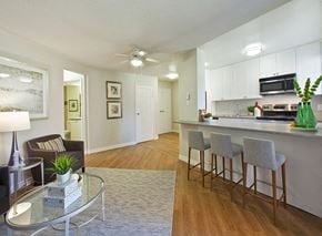 Whitby apartment for rent - Whitby Place in Whitby, ON well lit living room and kitchen