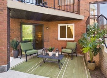 Private balcony/patio